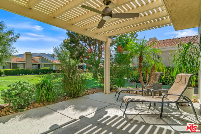 72305 Rodeo Way, Rancho Mirage CA: https://media.crmls.org/mediaz/715a87c6-523d-4884-8c09-b1f27e4361a9.jpg