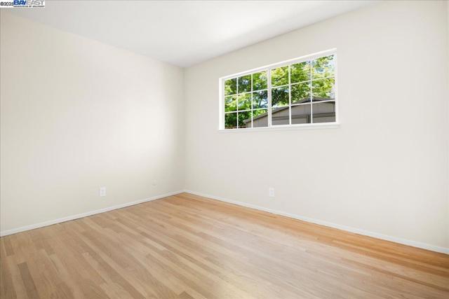 7551 Buckeye Pl, Newark CA: https://media.crmls.org/mediaz/715c1acf-181f-4fc5-82ee-8724b0994c4d.jpg