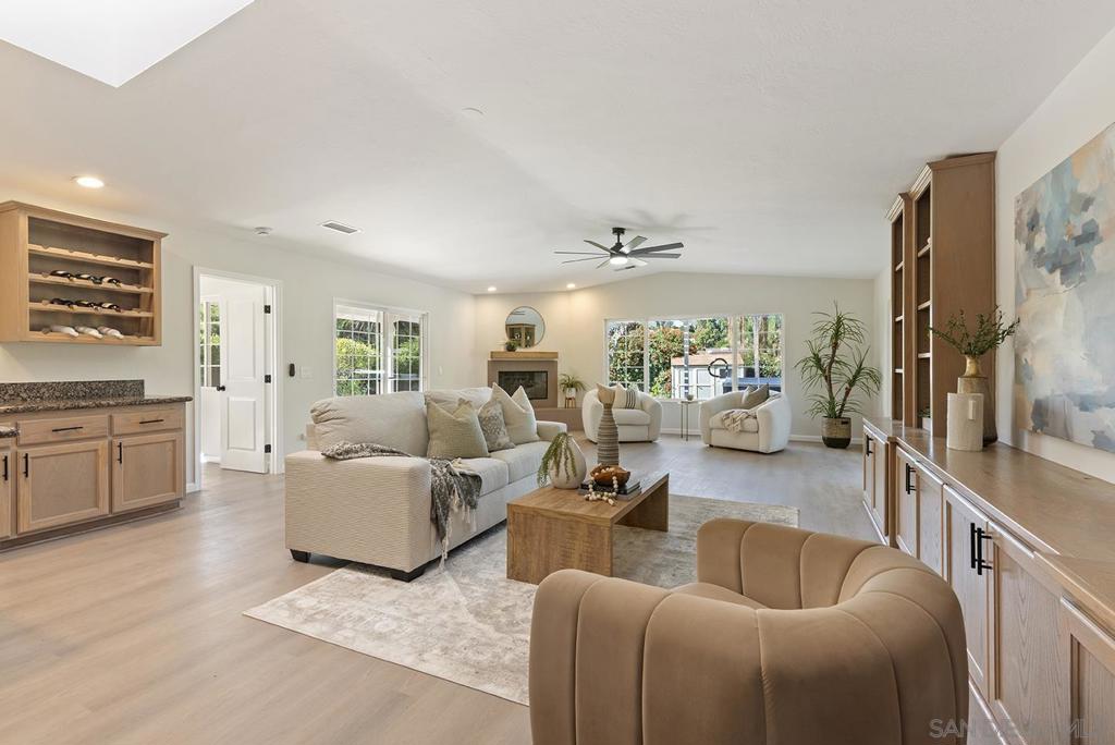 MLS #250043037SD image #17