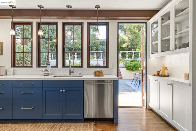5815 Morpeth St, Oakland CA: https://media.crmls.org/mediaz/715cca55-6d96-4a4f-a923-75224c47bc80.jpg
