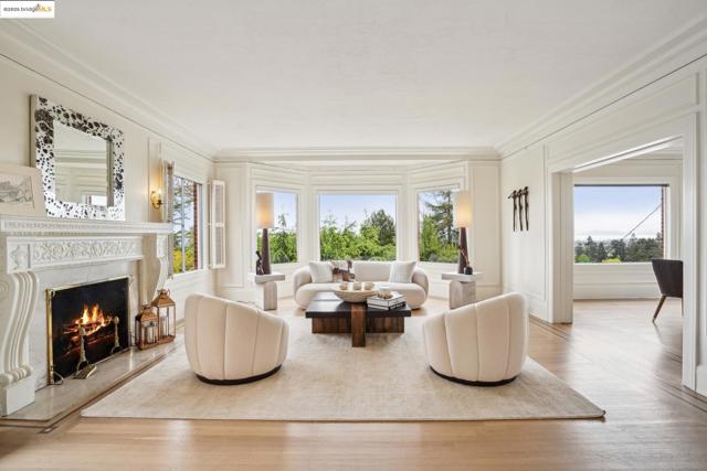 80 Oak Ridge Rd, Berkeley CA: https://media.crmls.org/mediaz/715ccee7-69ba-47f9-bcb1-fc20da4bb46c.jpg