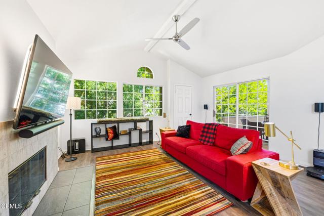 Detail Gallery Image 5 of 24 For 574 Charles St, Moorpark,  CA 93021 - 2 Beds | 2 Baths