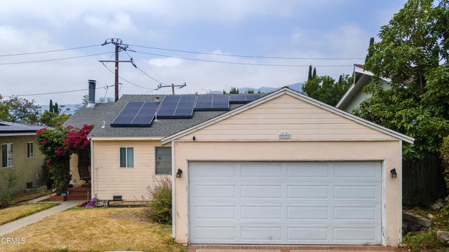 3036 Fairesta Street, La Crescenta CA: https://media.crmls.org/mediaz/715dcb43-a9e2-4f97-80c4-dca145f031a0.jpg
