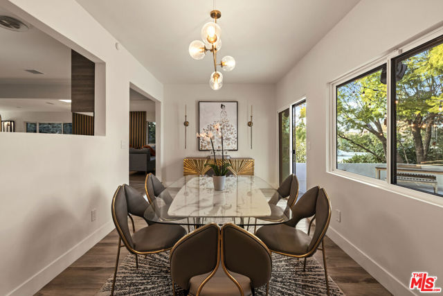 4430 Natoma Avenue, Woodland Hills CA: https://media.crmls.org/mediaz/715e1a33-d101-403c-ab2b-fe9a0c864e7c.jpg