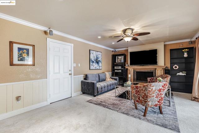 212 Matsqui Rd, Antioch CA: https://media.crmls.org/mediaz/715eaf54-0740-4939-97bd-751b62b04169.jpg