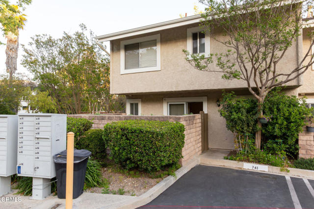 Detail Gallery Image 37 of 43 For 741 Warwick Ave, Thousand Oaks,  CA 91360 - 2 Beds | 1/1 Baths