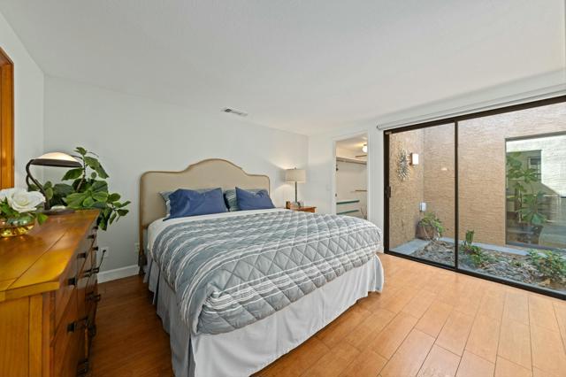 48629 Sundrop Court, Palm Desert CA: https://media.crmls.org/mediaz/715f66d2-019d-46bf-be97-c10eb625ac35.jpg