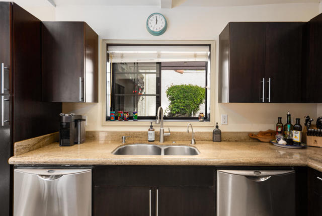 2345 S Cherokee Way, Palm Springs CA: https://media.crmls.org/mediaz/715fe48d-1f2d-4b10-9ae9-bfcd795e494d.jpg