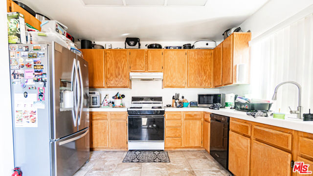 16850 Via Lunado, Moreno Valley CA: https://media.crmls.org/mediaz/71602c9d-c61a-4f75-86af-33ccaeaaf776.jpg
