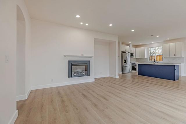9135 Desiderio Way, Gilroy CA: https://media.crmls.org/mediaz/716051cb-e5d6-4d33-bdc6-71e02472ef7b.jpg