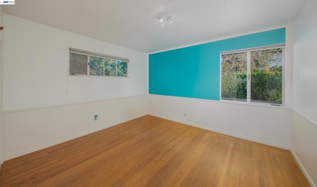1785 Holly Ave, Menlo Park CA: https://media.crmls.org/mediaz/716066b9-823e-4b35-b5fc-e011868563f2.jpg
