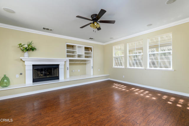 167 Bellafonte Court, Camarillo CA: https://media.crmls.org/mediaz/7160cb7e-8759-4554-9e57-232be5d975fc.jpg