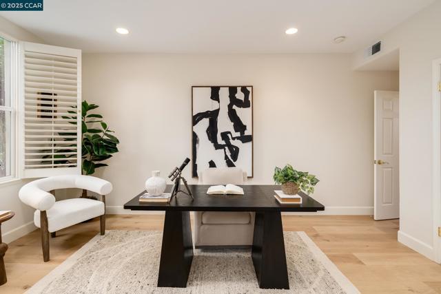 9356 Mediar Dr, San Ramon CA: https://media.crmls.org/mediaz/7160e36b-0058-46fb-b121-d591df6410d6.jpg