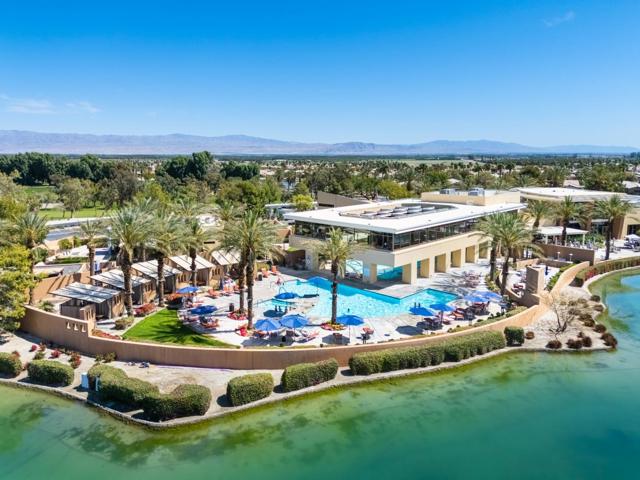 60284 Honeysuckle Street, La Quinta CA: https://media.crmls.org/mediaz/7162e276-b693-4dab-87b3-8726cf5b026a.jpg