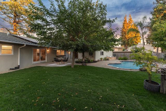 1515 Grove Way, Concord CA: https://media.crmls.org/mediaz/7163622d-917a-48e0-91c2-da8ed40f6e07.jpg