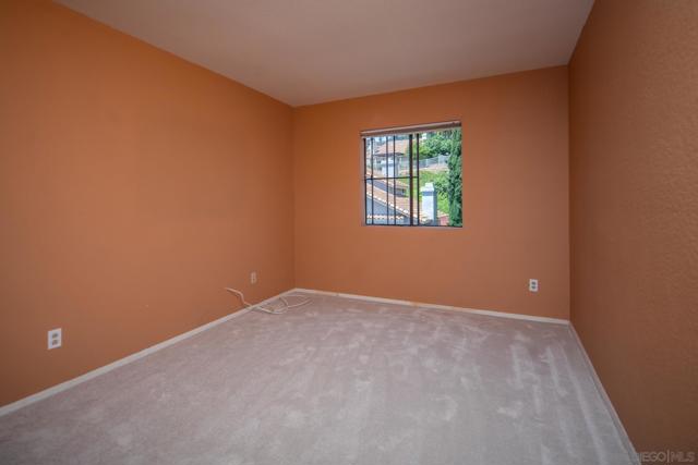 10145 Diamond Head Ct, Spring Valley CA: https://media.crmls.org/mediaz/71639163-7f9d-4aa5-a827-60c21be82cdc.jpg