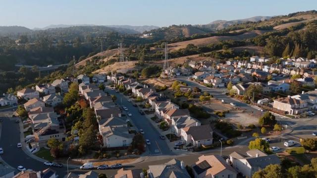 22659 Canyon Terrace Drive, Castro Valley CA: https://media.crmls.org/mediaz/7163a485-f806-4af3-83b2-07069ee143a6.jpg