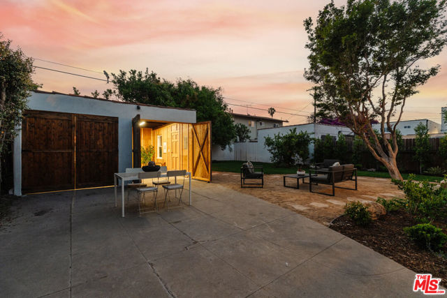 3029 S Norton Avenue, Los Angeles CA: https://media.crmls.org/mediaz/7163b7f9-227a-40ec-bb8f-c621c3452f9e.jpg