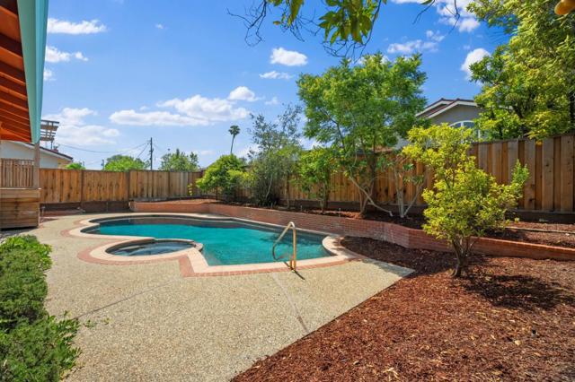 630 Barnsley Way, Sunnyvale CA: https://media.crmls.org/mediaz/716413e2-c69e-4904-b21b-c75a69a5e23c.jpg
