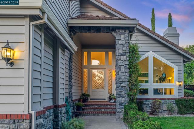 47 Kentfield Ct, Alamo CA: https://media.crmls.org/mediaz/7164f857-4694-498e-902d-a4e11d6c5a5c.jpg