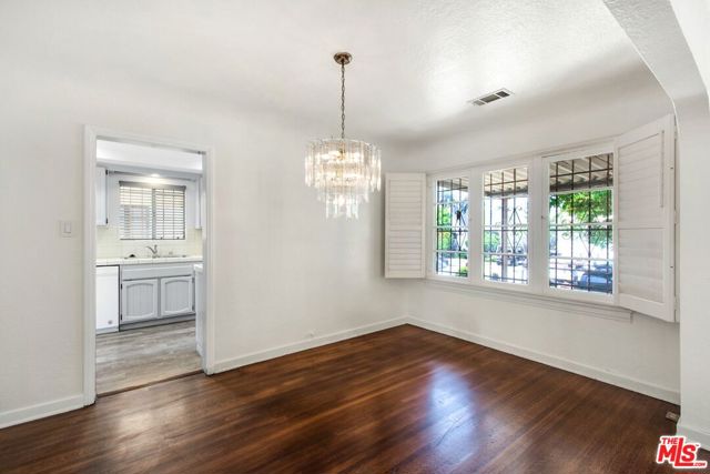 1558 Ellsmere Avenue, Los Angeles CA: https://media.crmls.org/mediaz/7165361c-65e8-450d-9e08-2b8704bff29c.jpg