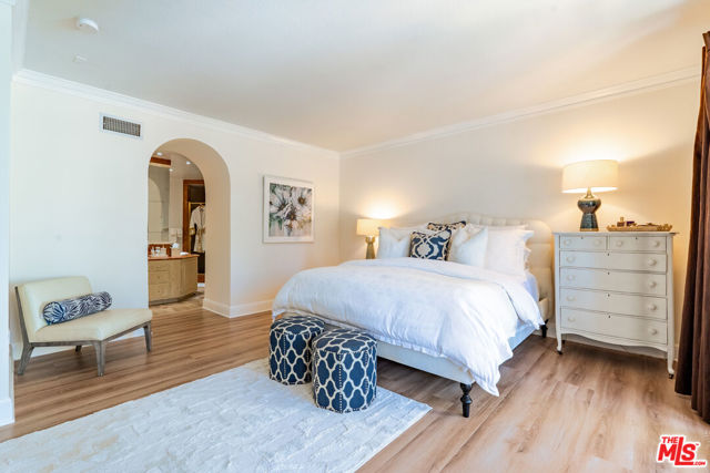 12555 The Vista, Los Angeles CA: https://media.crmls.org/mediaz/7165fcce-9005-459c-9ad8-d08e1b2eed6c.jpg