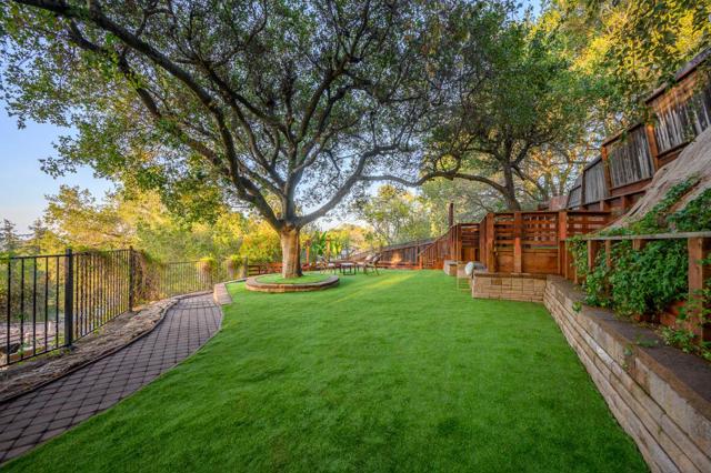 780 S El Monte Avenue, Los Altos CA: https://media.crmls.org/mediaz/7166675b-be8e-490a-8d55-309225e12fc9.jpg