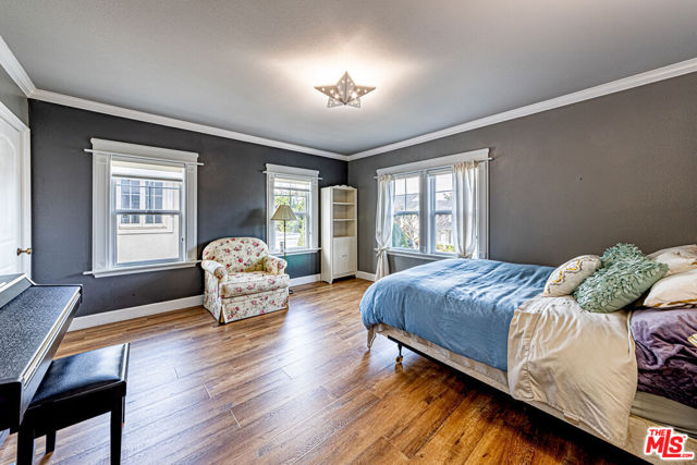 821 Lorraine Boulevard, Los Angeles CA: https://media.crmls.org/mediaz/7167752d-a071-417a-bc36-5d0036258476.jpg