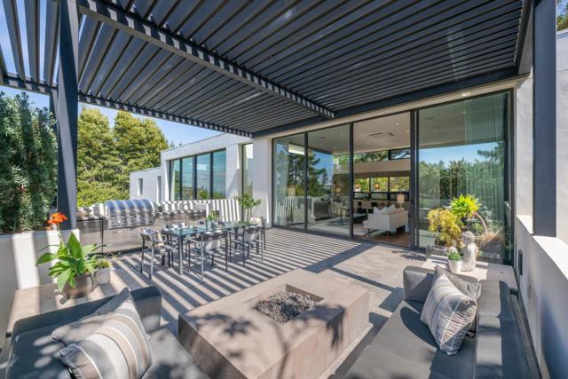 5 Drayton Road, Hillsborough CA: https://media.crmls.org/mediaz/7167b0b4-ec2d-450b-b5f0-d27d3d515767.jpg