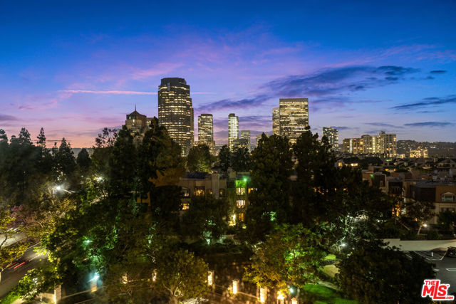2220 Avenue Of The Stars, Los Angeles CA: https://media.crmls.org/mediaz/71682525-37d8-410c-968a-0b5e109bab9c.jpg