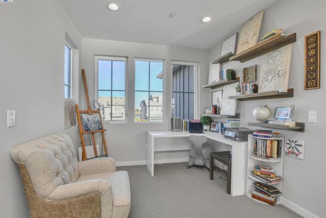 30 Grey Whale Pl, Bethel Island CA: https://media.crmls.org/mediaz/7168445e-7eea-4187-8882-d5fe0facfe13.jpg