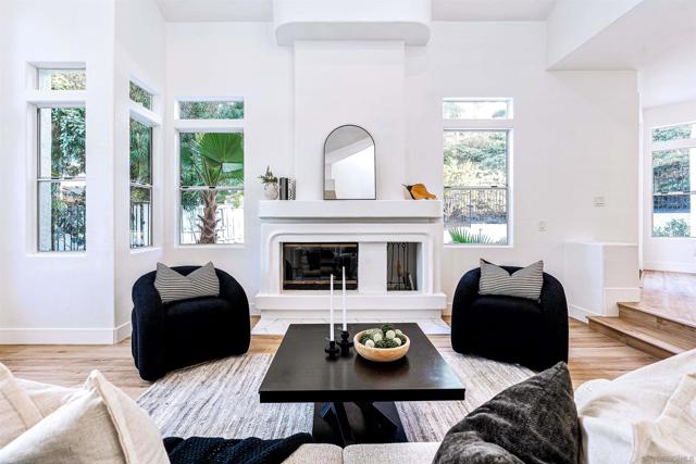 4943 Marin Dr, Oceanside CA: https://media.crmls.org/mediaz/716866c9-02bb-4474-95d3-520e5ed78455.jpg