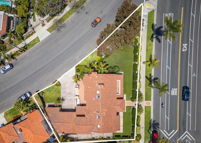 650 Glorietta Blvd, Coronado CA: https://media.crmls.org/mediaz/7168819c-97b1-4d12-8d22-5e321627ef75.jpg