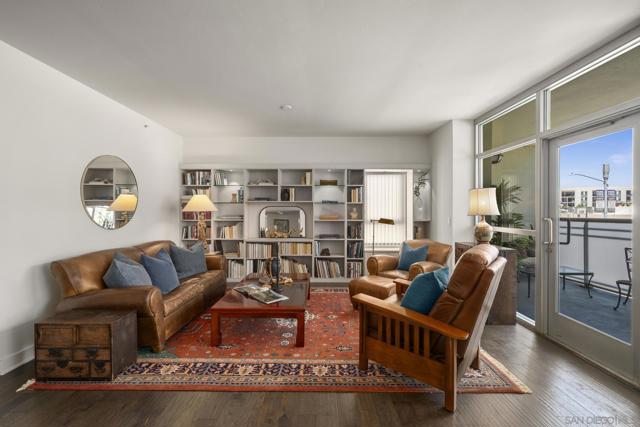 3812 Park Blvd, San Diego CA: https://media.crmls.org/mediaz/7168b81b-81aa-402c-998b-639c8191d9c7.jpg