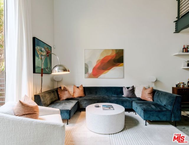 1220 N Orange Grove Avenue, West Hollywood CA: https://media.crmls.org/mediaz/7168ea82-d1a8-424b-9137-9c3bcf8acad5.jpg