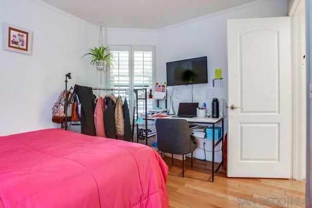 7560 Eads Ave, La Jolla CA: https://media.crmls.org/mediaz/71691770-e884-498d-9683-00c1636ef115.jpg