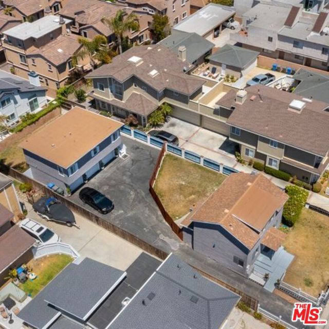 2015 Curtis Avenue, Redondo Beach, California 90278, ,Residential Income,Sold,Curtis,23274995