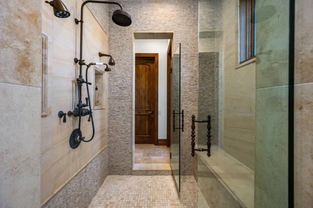 49925 Canyon View Drive, Palm Desert CA: https://media.crmls.org/mediaz/7169482c-3a73-48cf-8b82-955cb498af93.jpg