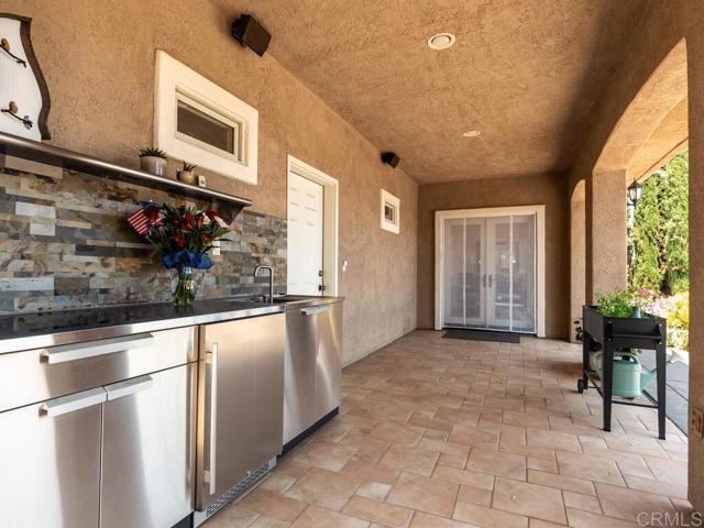 31755 Rancho Vista Road, Temecula CA: https://media.crmls.org/mediaz/716a36ba-e81e-45eb-9bcd-e2770507d8e2.jpg