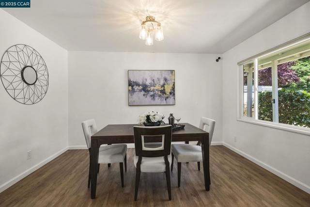884 Juanita Dr, Lafayette CA: https://media.crmls.org/mediaz/716a5ee8-34ad-4742-b5d4-39ccc3ad8e72.jpg
