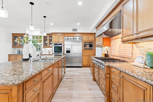 3219 Corte Paloma, Carlsbad CA: https://media.crmls.org/mediaz/716a7aeb-06ff-4c34-b8f8-16d3bd4ea039.jpg