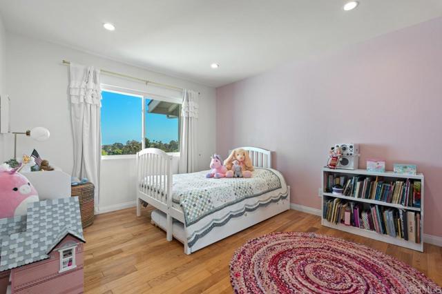 2163 Caminito San Martin, La Jolla CA: https://media.crmls.org/mediaz/716a935f-bf0f-47f2-ad6e-044008d3794d.jpg