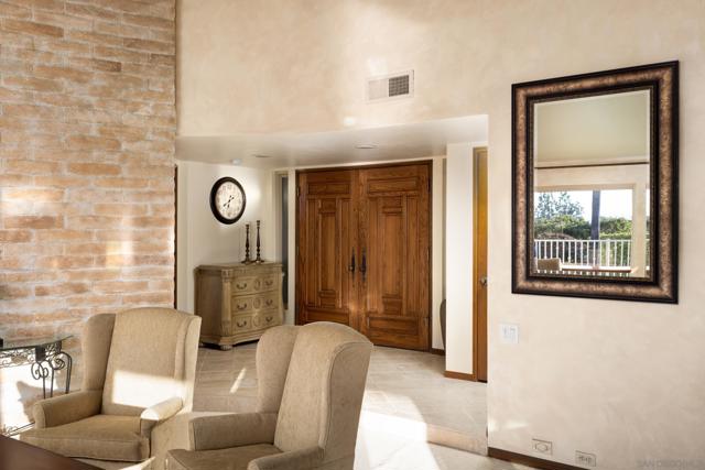 13671 Orchard Gate Rd, Poway CA: https://media.crmls.org/mediaz/716abb94-0f76-492f-ac8d-cdf6929c0e06.jpg