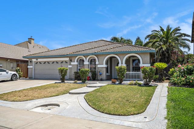 8736 Glacier Point Drive, Stockton CA: https://media.crmls.org/mediaz/716ad453-5041-4aad-aee1-ba0f2d80960c.jpg