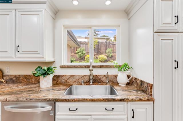 438 Odin Dr, Pleasant Hill CA: https://media.crmls.org/mediaz/716b2617-d9aa-44c5-9639-7a6ccc52a3f5.jpg