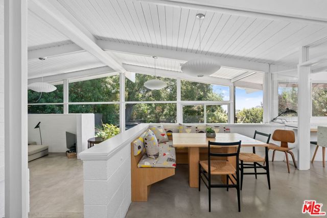 810 Bramble Way, Los Angeles CA: https://media.crmls.org/mediaz/716bb6d4-9c4a-4200-a819-0748cd94ab68.jpg