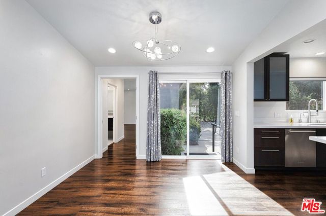 23018 Leonora Drive, Woodland Hills CA: https://media.crmls.org/mediaz/716c2d13-0163-4d21-9c97-ec1c6b630447.jpg