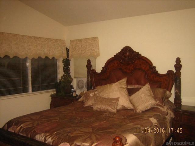 11342 Village ridge Rd, San Diego CA: https://media.crmls.org/mediaz/716c996f-4c48-42b9-83ff-1f9d67b7e6c1.jpg