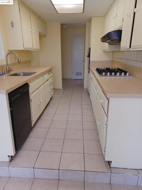 3163 S Francisco Way, Antioch CA: https://media.crmls.org/mediaz/716cb841-3c82-433f-9868-a958c85d96c7.jpg