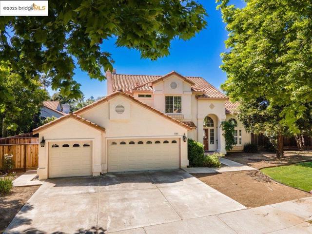 1281 Sea Vista Dr, Brentwood CA: https://media.crmls.org/mediaz/716cf975-e09c-4fd8-a747-eaa19f0d8ee4.jpg
